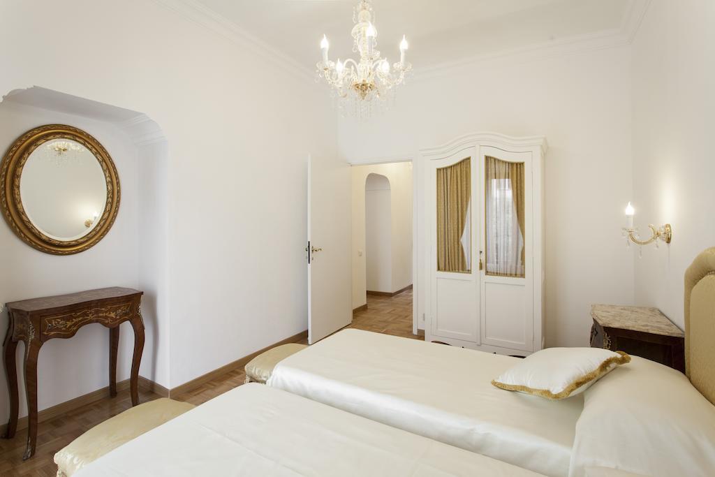 Suite Sarandrea Roma Habitación foto